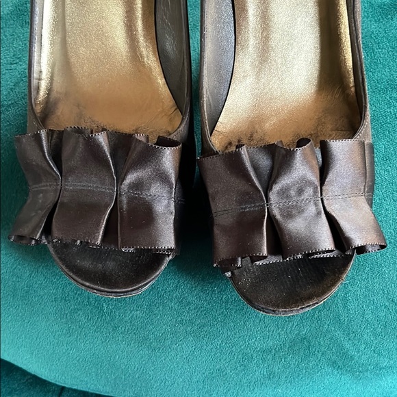 Stuart Weitzman Women's Black Peep Toe Heels - Picture 5 of 6